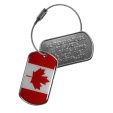 PERSONNALISEZ ICI votre Tag d'identification drapeau Canada Porte-clés métal réalisé à partir de plaquettes militaires Dog Tag personnalisables et décoré du drapeau Canada. Utilisable en Tag d'identification.
