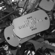 Personnalisez ICI votre plaque militaire WWII en Argent 950 Mil. Plaque militaire Dog Tag en argent personnalisable par embossage.