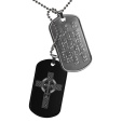 PERSONNALISEZ et ACHETEZ ICI cet ID Tag personnalisable gravé d'une Croix Celtique ! Ensemble de plaques militaires en acier avec gravure d'une croix celte sur fond noir.