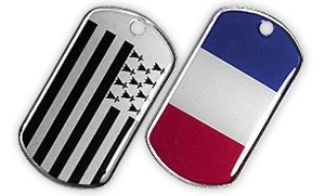 Plaque militaire dog tag en acier imprimée de drapeaux en couleurs et émaillée à froid.