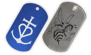Plaque militaire dog tag en acier et en alu gravées au laser de motifs fantaisie.