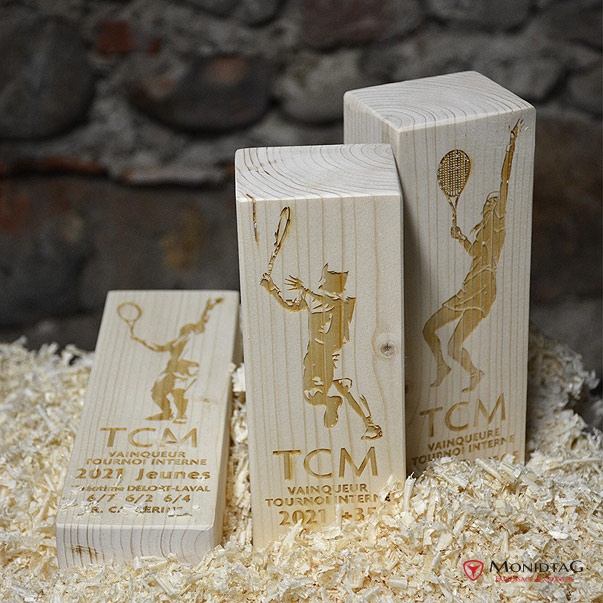 Illustration MonIdTAG de Réalisation de trophées en bois avec gravure laser