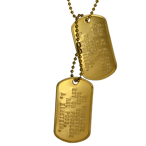 Cet ID Tag comporte 2 plaques militaires Dog Tag en laiton à bords retournés personnalisables par embossage (lettres en relief). Le collier de type chaine boules et chainette en laiton m